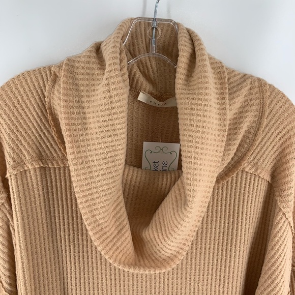 New Boutique Buttery Yellow Waffle Knit Top - Picture 2 of 4